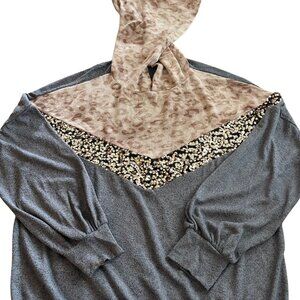 Lovely Melody Women’s Hooded Sweater – Size L